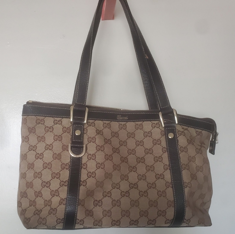Gucci Medium GG Monogram Canvas Abbey Tote Bag. - Picture 2 of 12